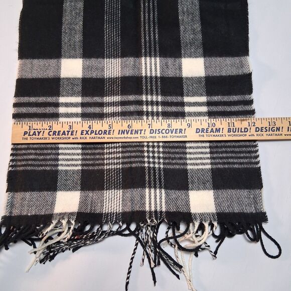 NWT D&T Softer Than Cashmere Scarf in Classic Black And White Plaid 12x68 - Picture 4 of 4